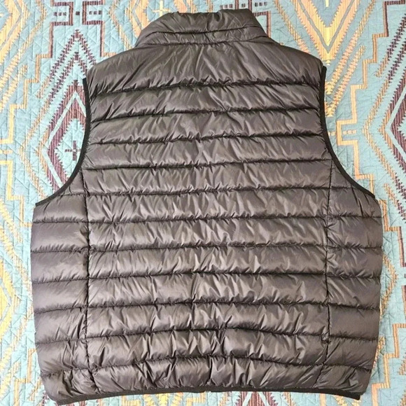 Like‎ new mens Hawke&Co down vest - Picture 4 of 6